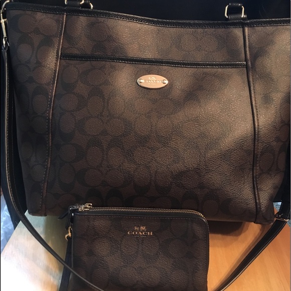Coach Handbags - Coach City Pocket Black Signature Tote+ Wallet SET